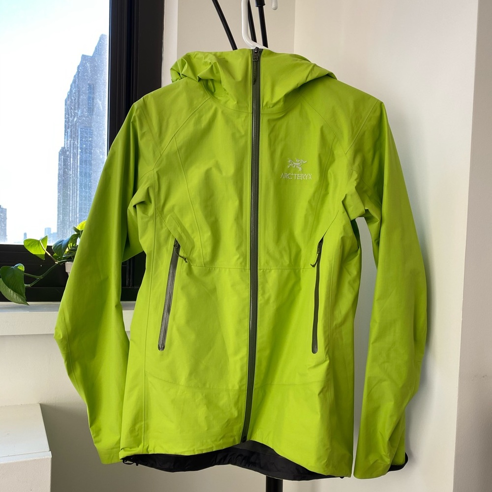 Arc’teryx GORE-TEX Hooded Rain Jacket